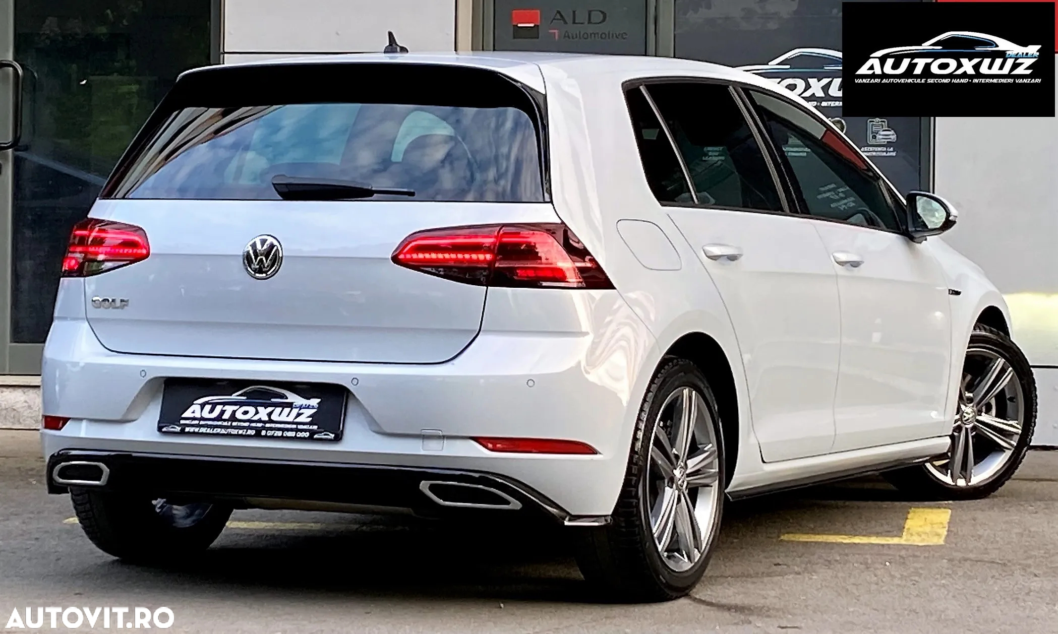 Volkswagen Golf - 2