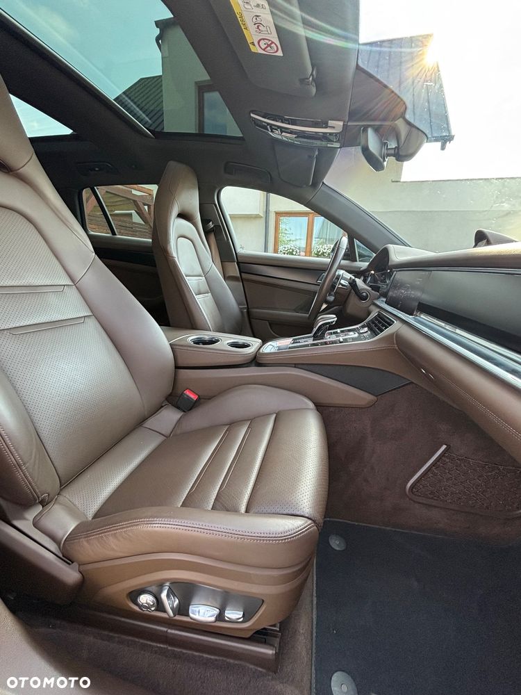 Porsche Panamera 4 Sport Turismo - 24
