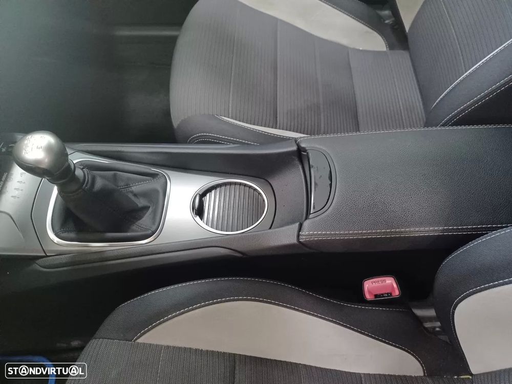 Toyota Avensis Touring Sports 1.6 D-4D Edition-S - 23
