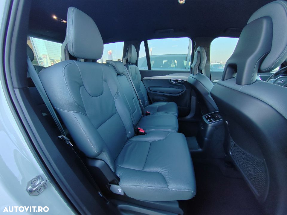 Volvo XC 90 T8 AWD Twin Engine Geartronic Momentum - 24