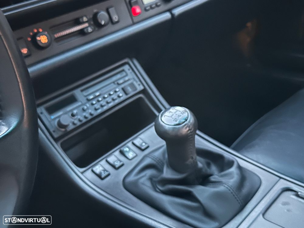 Porsche 944 Turbo — fotografia 22