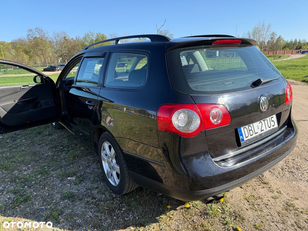 Volkswagen Passat 2.0 TDI DPF Highline - 22