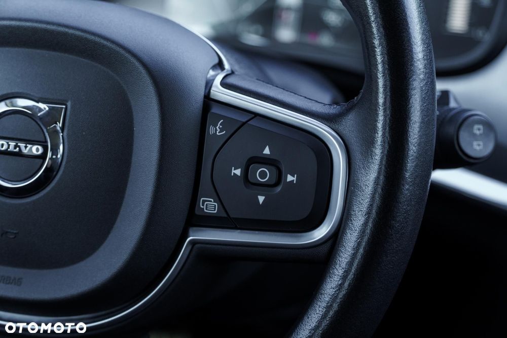 Volvo V90 D4 Momentum - 27