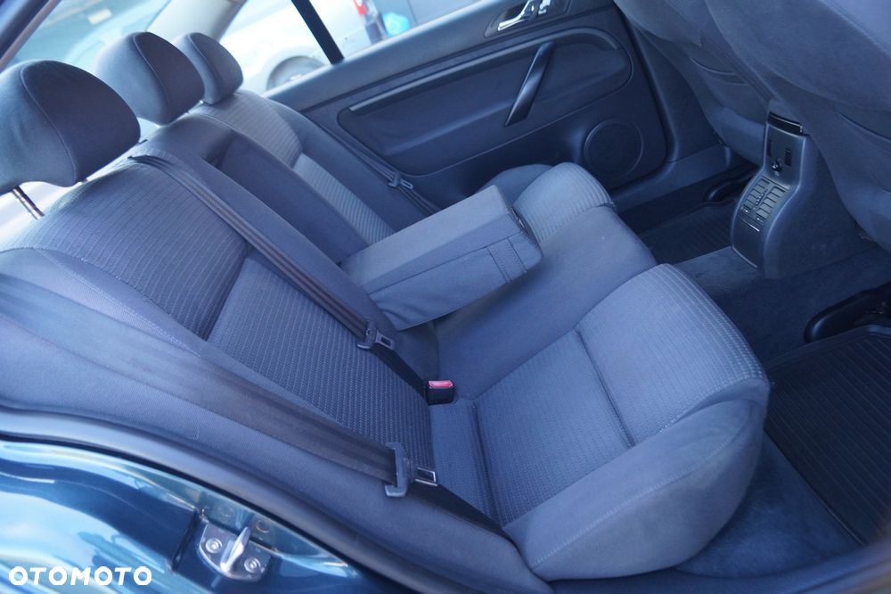 Skoda Superb 2.0 Exclusive - 36