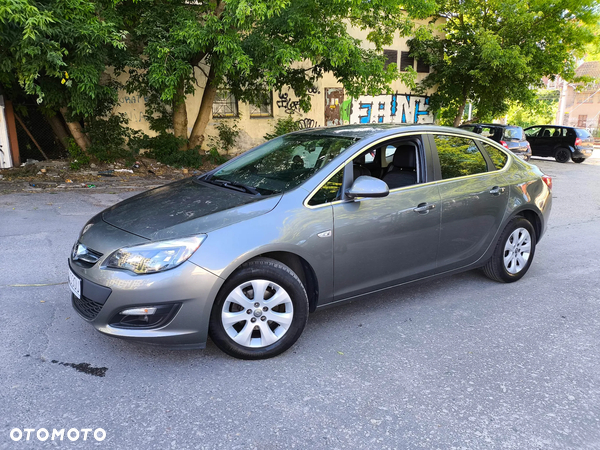 Opel Astra IV 1.4 T Active