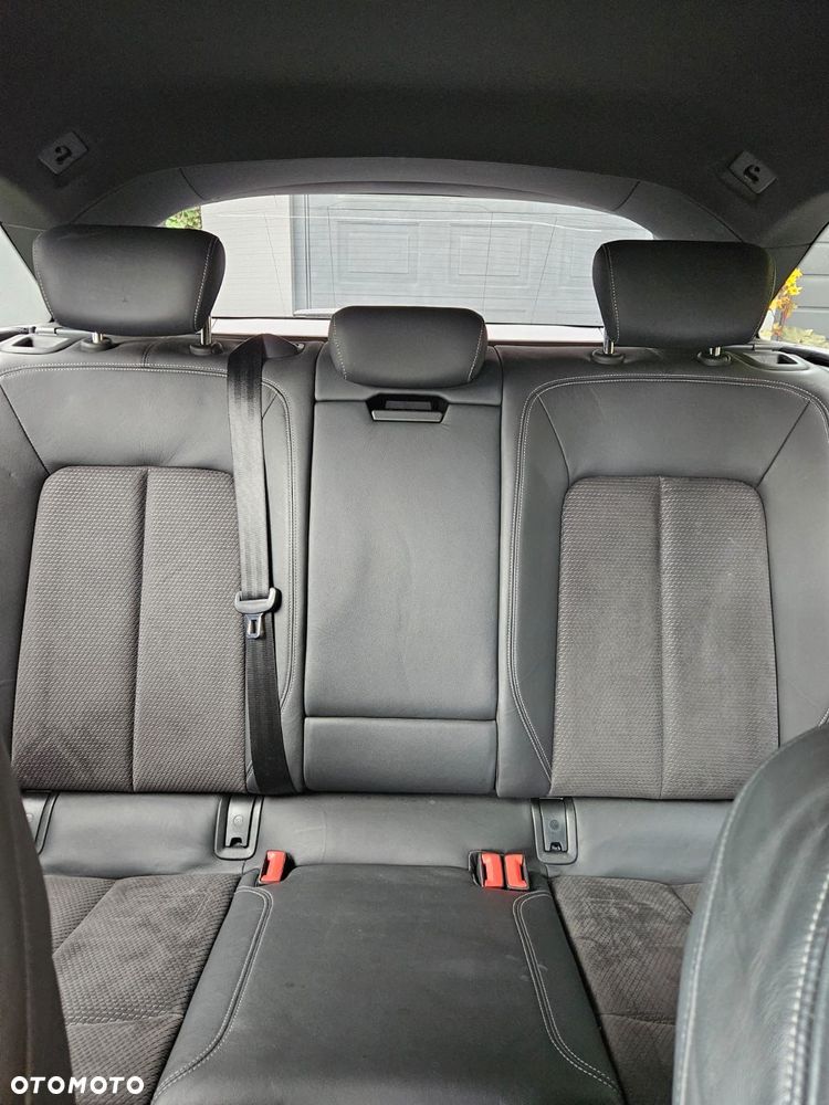 Audi A6 Avant 40 TDI quattro S tronic S line - 12