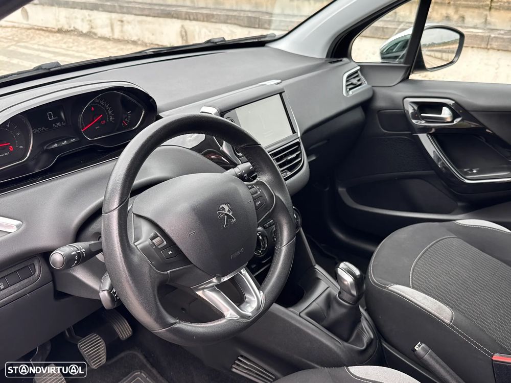 Peugeot 208 1.4 HDi SE Style - 17
