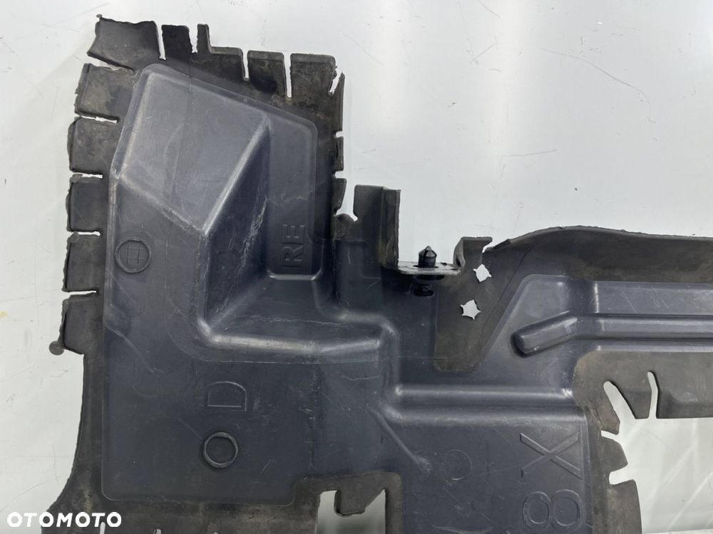 Osłona chłodnicy Peugeot 3008 II 5008 II 16-20 prawa kierownica powietrza pasa przedniego 9813328780 - 11