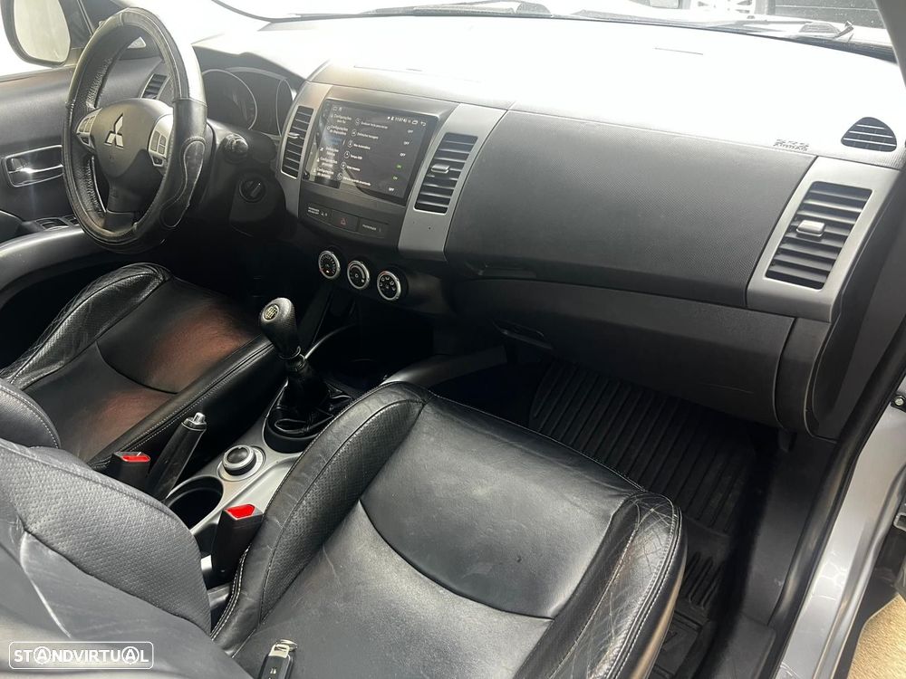 Mitsubishi Outlander 2.0 DI-D Intense 4WD - 15