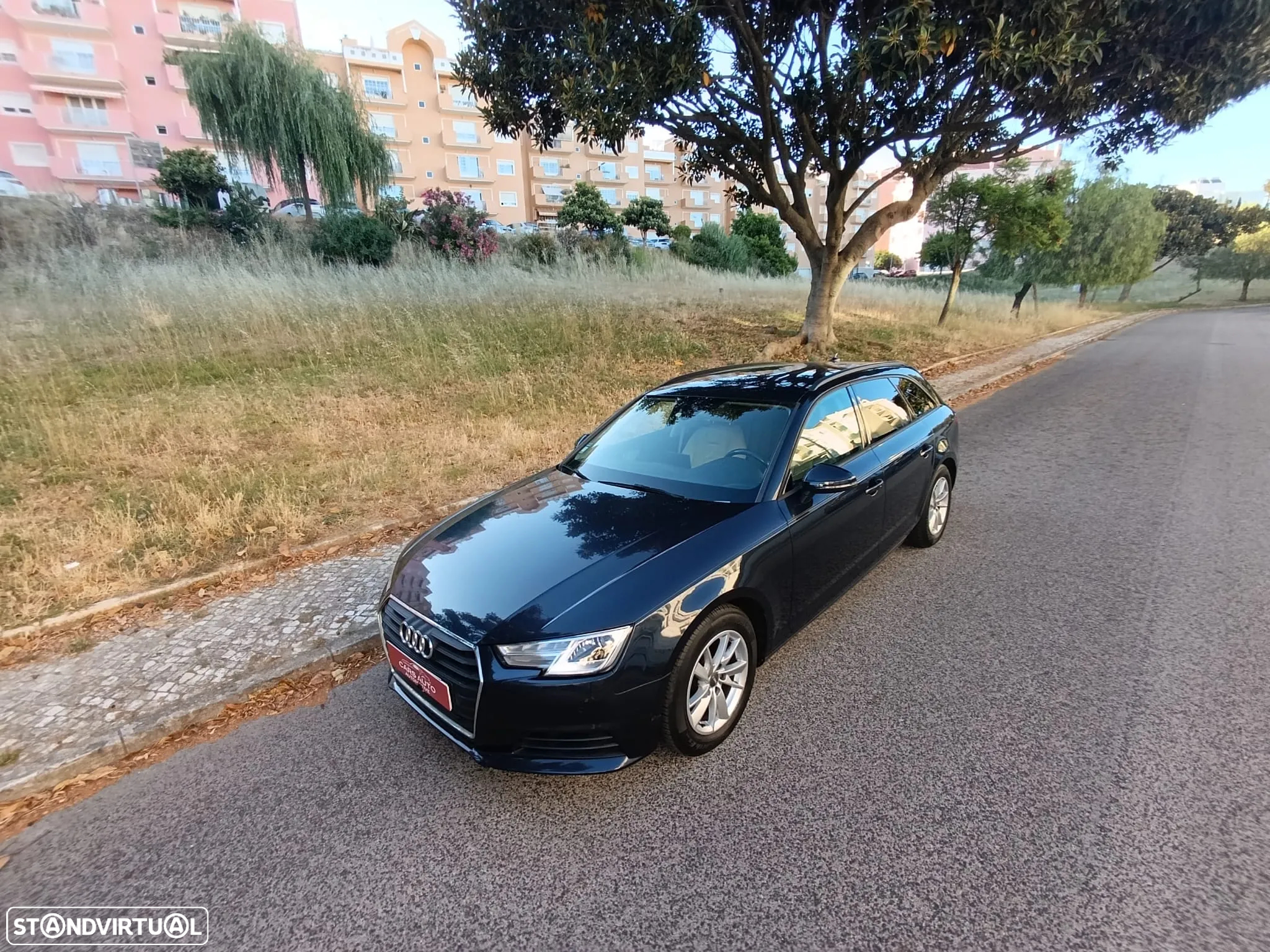 Audi A4 Avant 2.0 TDI exclusive - 32