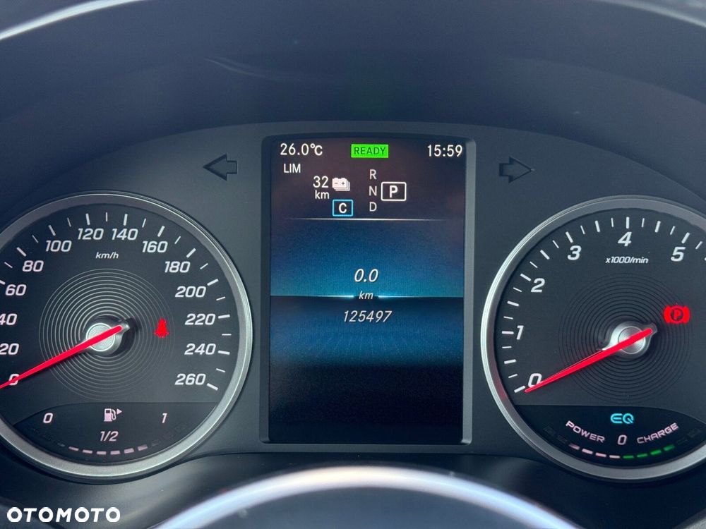 Mercedes-Benz GLC - 30