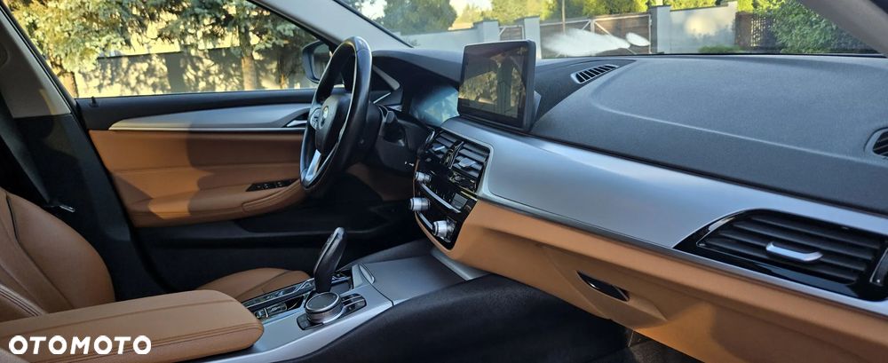 BMW Seria 5 520d Luxury Line - 14