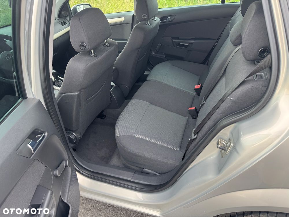 Opel Astra 1.6 Edition - 11
