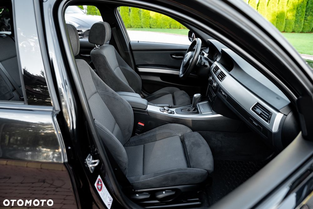 BMW Seria 3 320d xDrive - 24