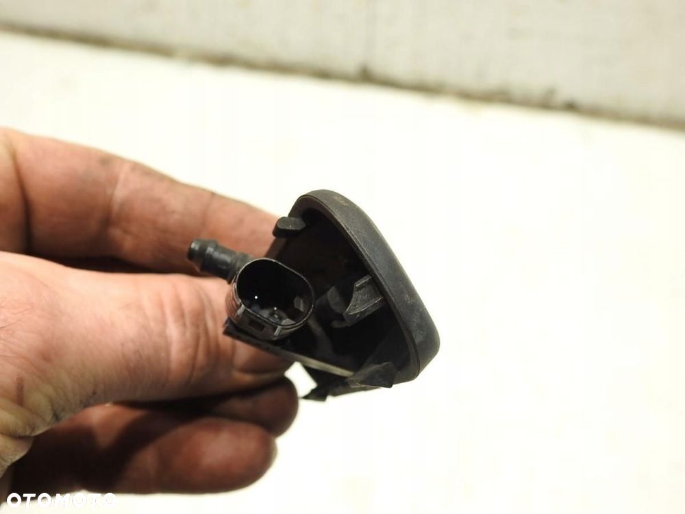 DYSZA SPRYSKIWACZA PRZÓD VW TOURAN 1T3 LIFT 5M0955986C - 4