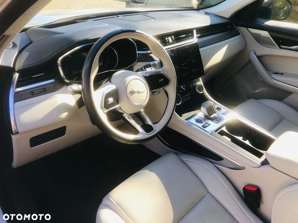 Jaguar F-Pace - 6