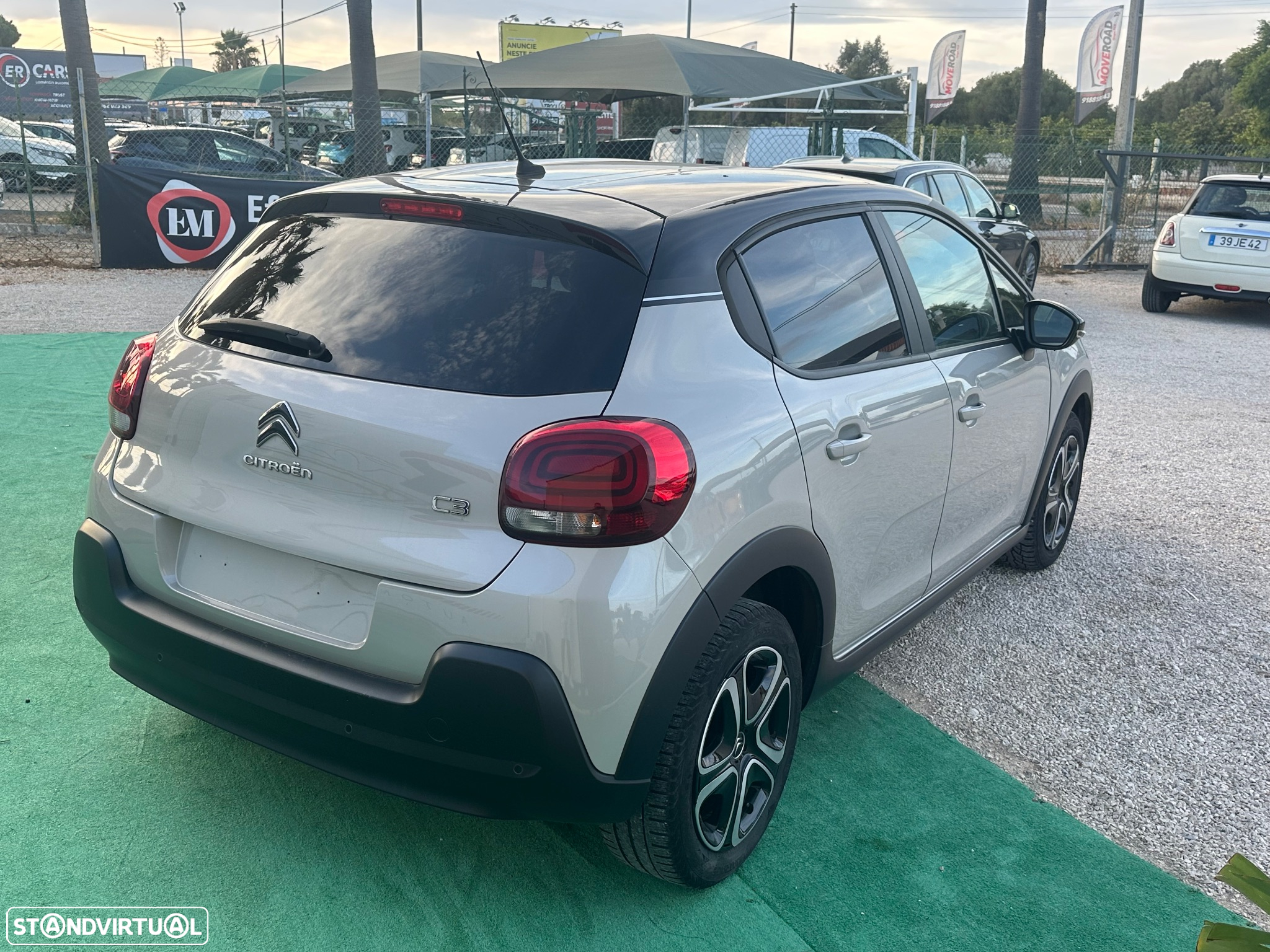 Citroën C3 1.2 PureTech Shine - 3
