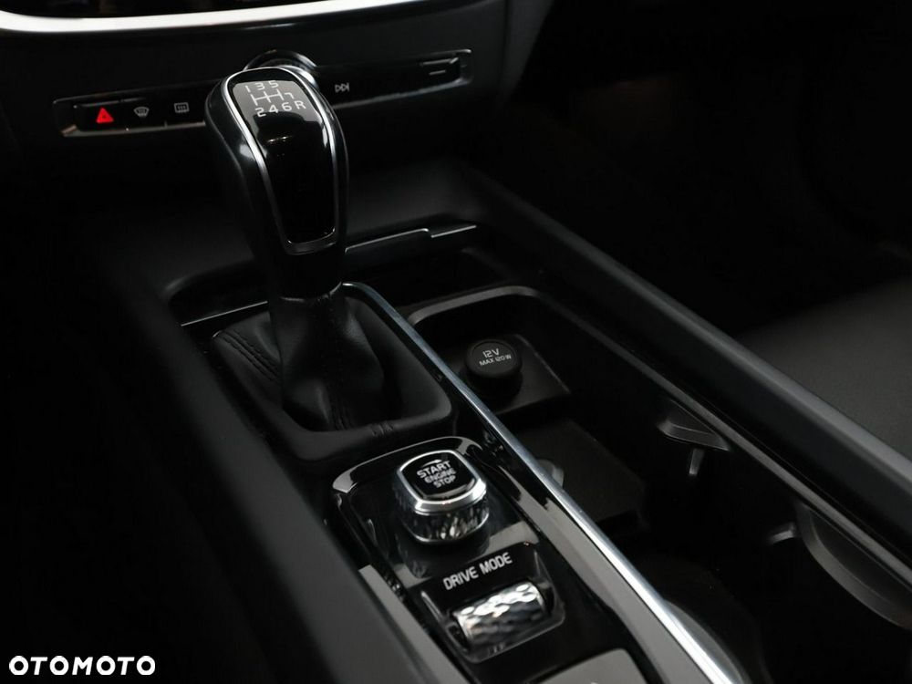 Volvo V60 D3 Momentum - 30