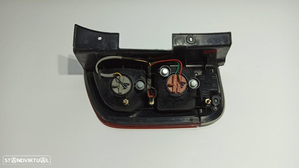 FAROLIM TRASEIRO ESQUERDO SSANGYONG KYRON 200 XDI LIMITED - 2