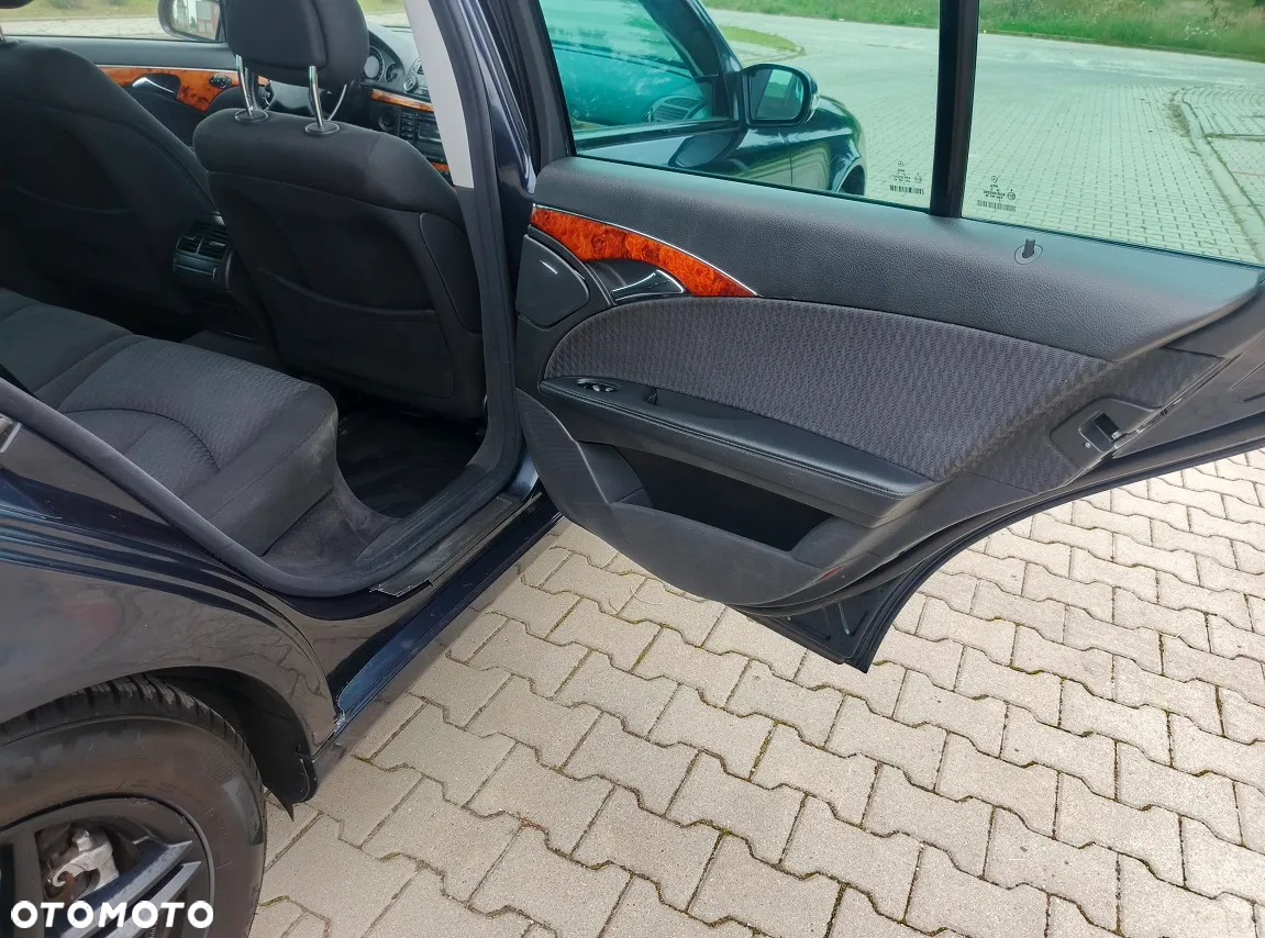 Mercedes-Benz Klasa E - 24