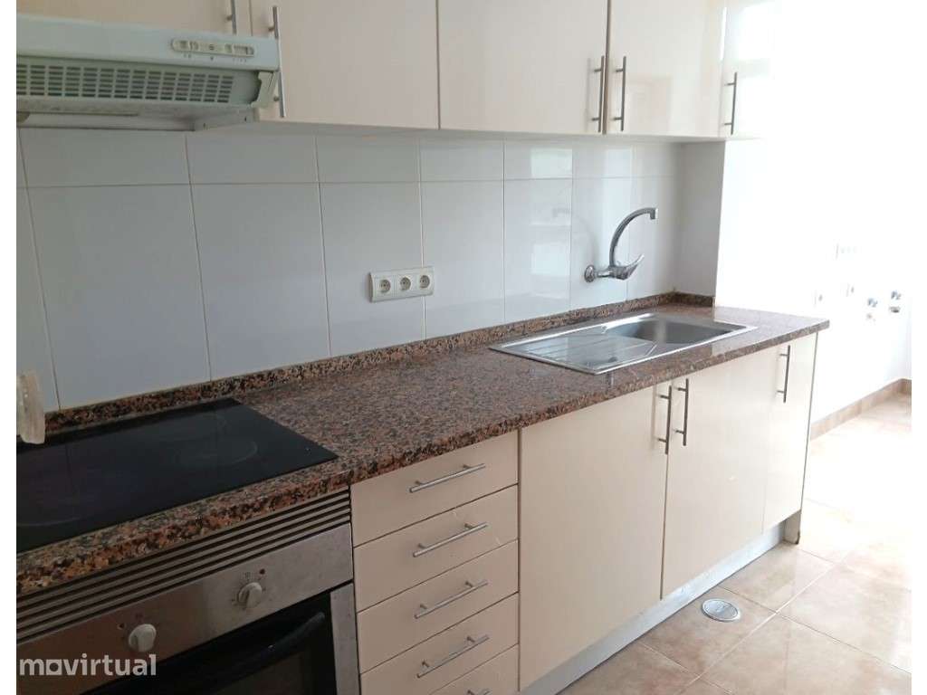 Apartamento T4 para arrendamento em Alfornelos - Grande imagem: 2/15