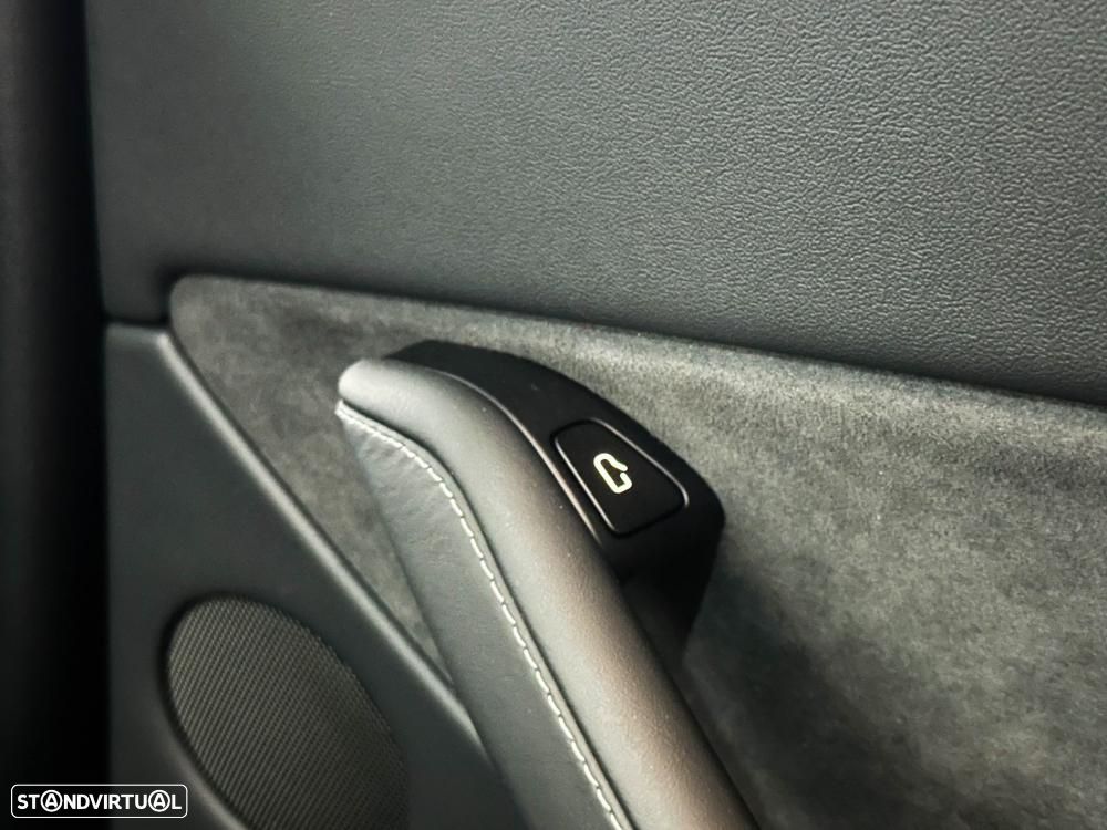 Tesla Model Y Long Range Dual Motor AWD - 28