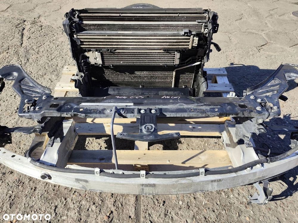 MERCEDES W204 C63 AMG PAS PRZEDNI CHŁODNICE KOMPLET - 8