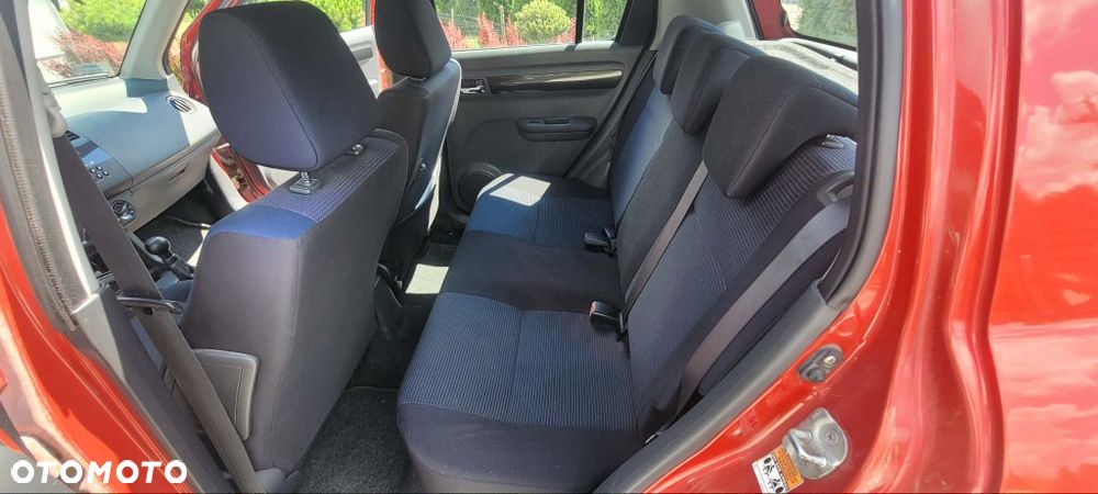 Suzuki Swift - 8