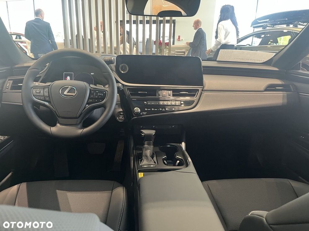 Lexus ES - 7