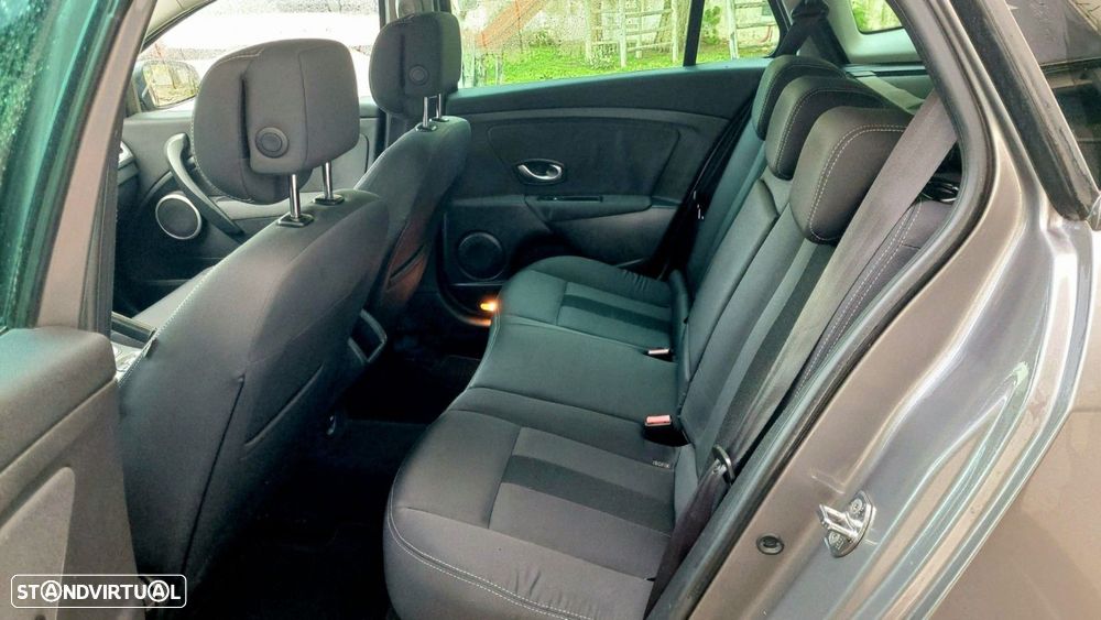 Renault Mégane Sport Tourer dCi 130 FAP Dynamique - 13