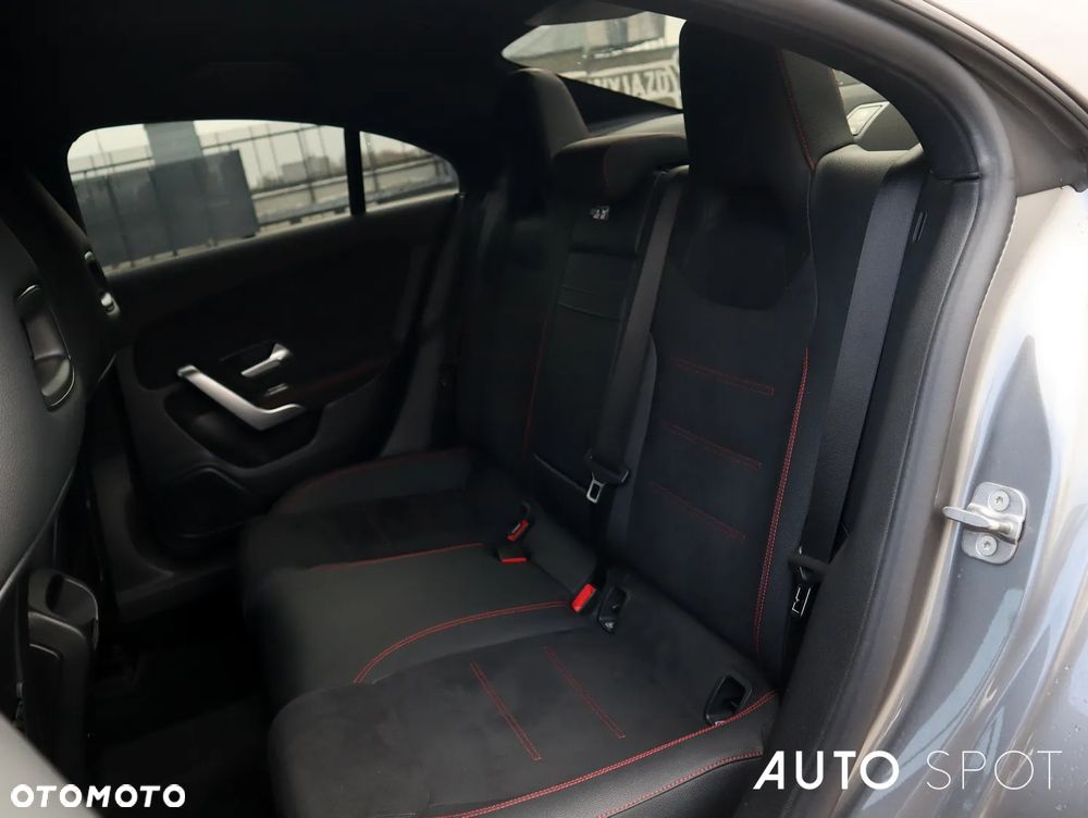 Mercedes-Benz CLA 200 AMG Line 7G-DCT - 40