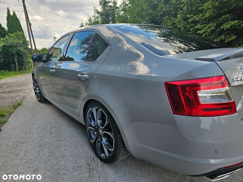 Skoda Octavia 2.0 TDI DSG RS - 4