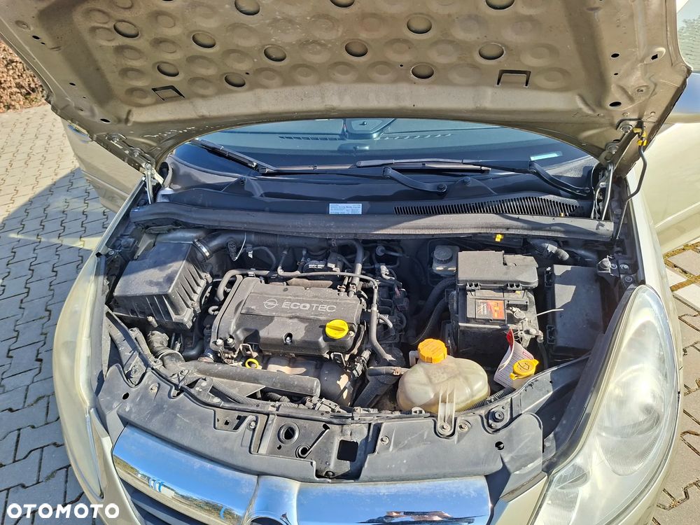 Opel Corsa 1.2 16V Cosmo - 17