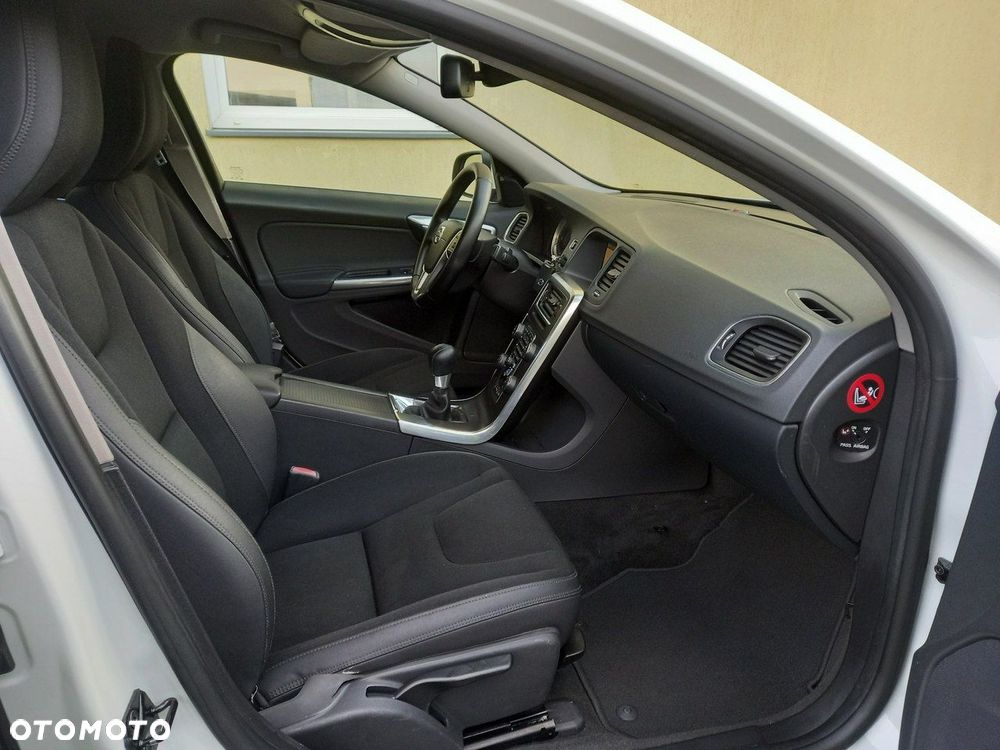 Volvo S60 D2 Momentum - 21