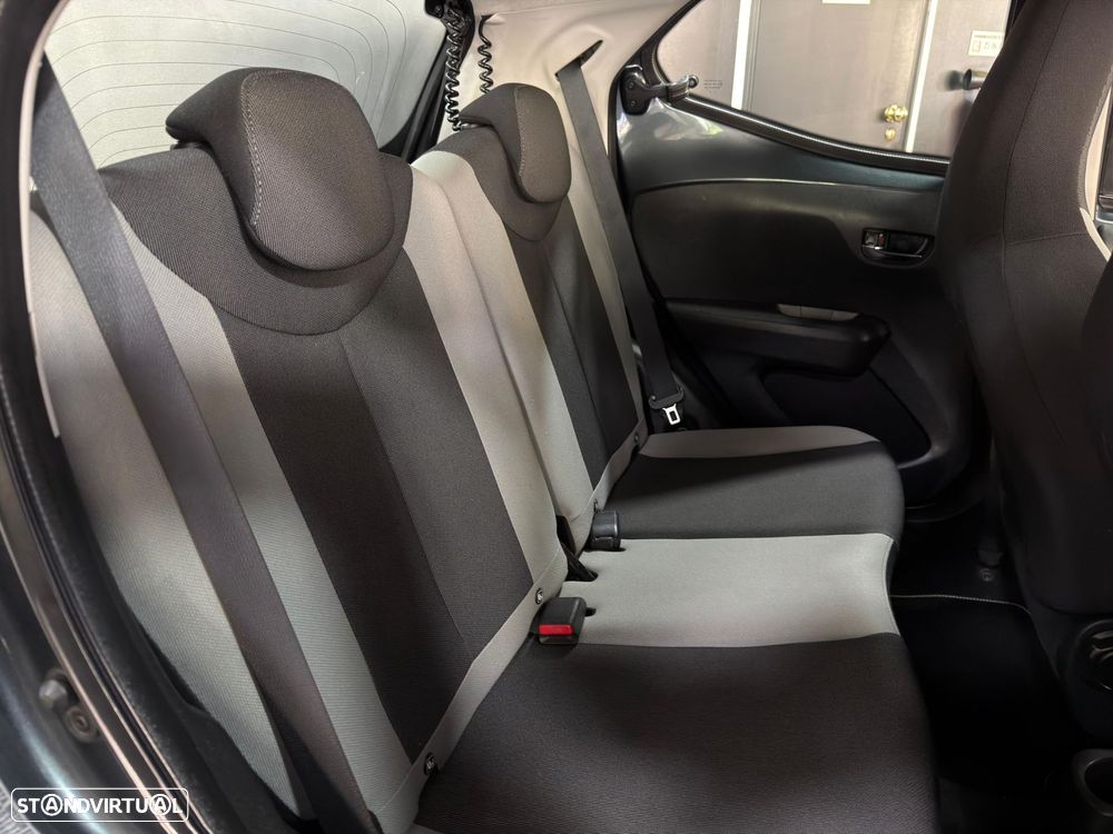 Toyota Aygo 1.0 X-Play+AC+X-Touch - 30