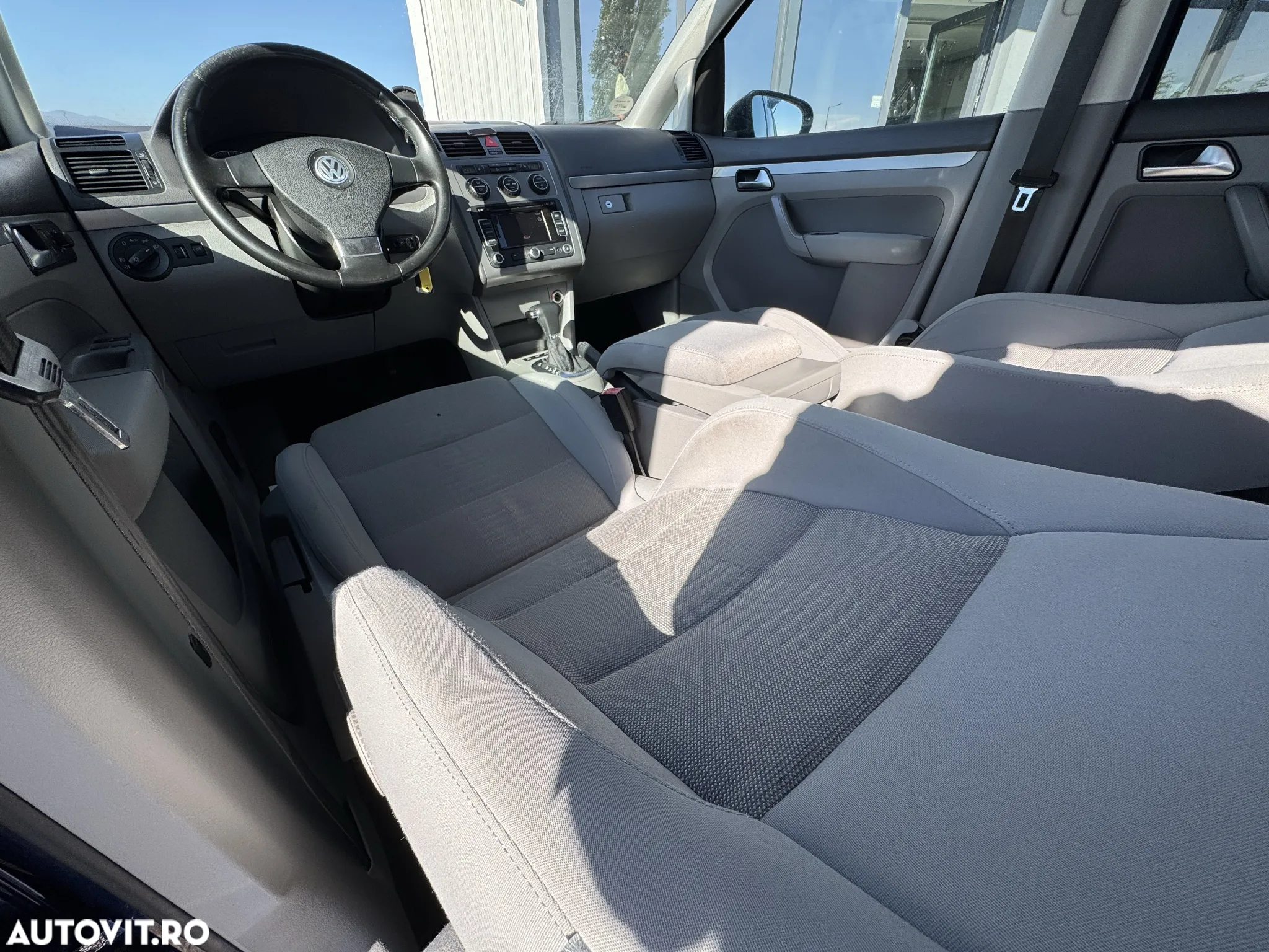 Volkswagen Touran 2.0 TDI DPF Highline DSG - 24