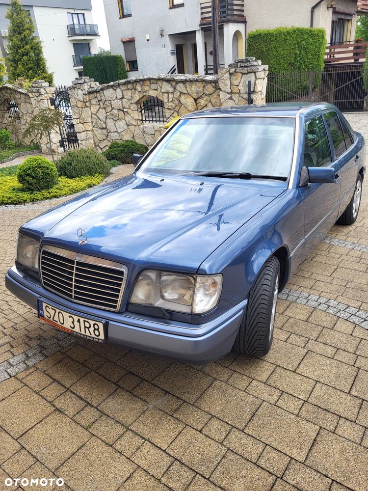 Mercedes-Benz Klasa E 200 T - 1