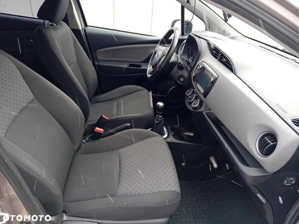 Toyota Yaris - 10