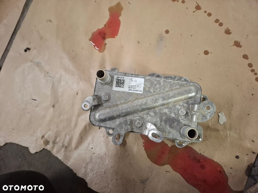 Land Rover Defender 3,0 CHŁODNICA OLEJU J6P3-6A642-DA - 4