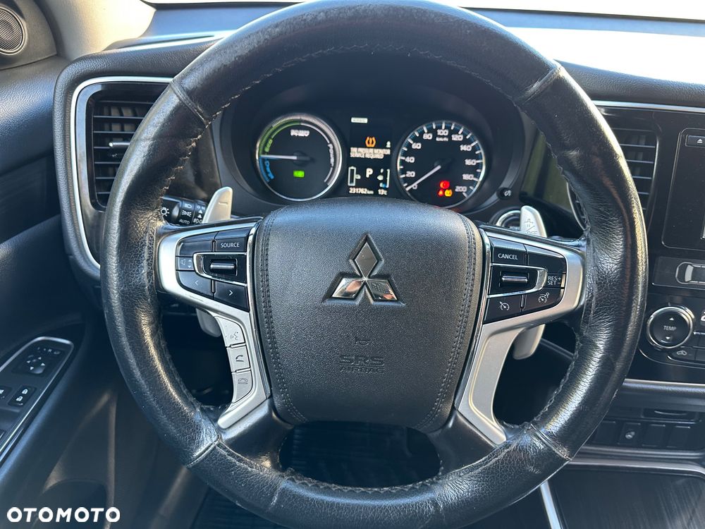Mitsubishi Outlander - 27