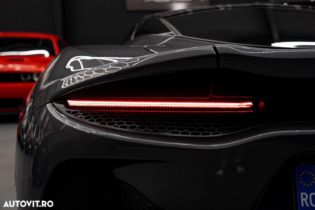 McLaren GT - 5