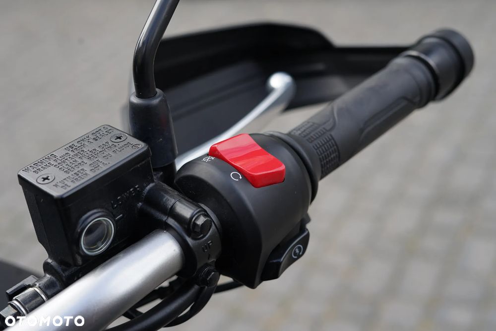 Honda ADV350 - 29