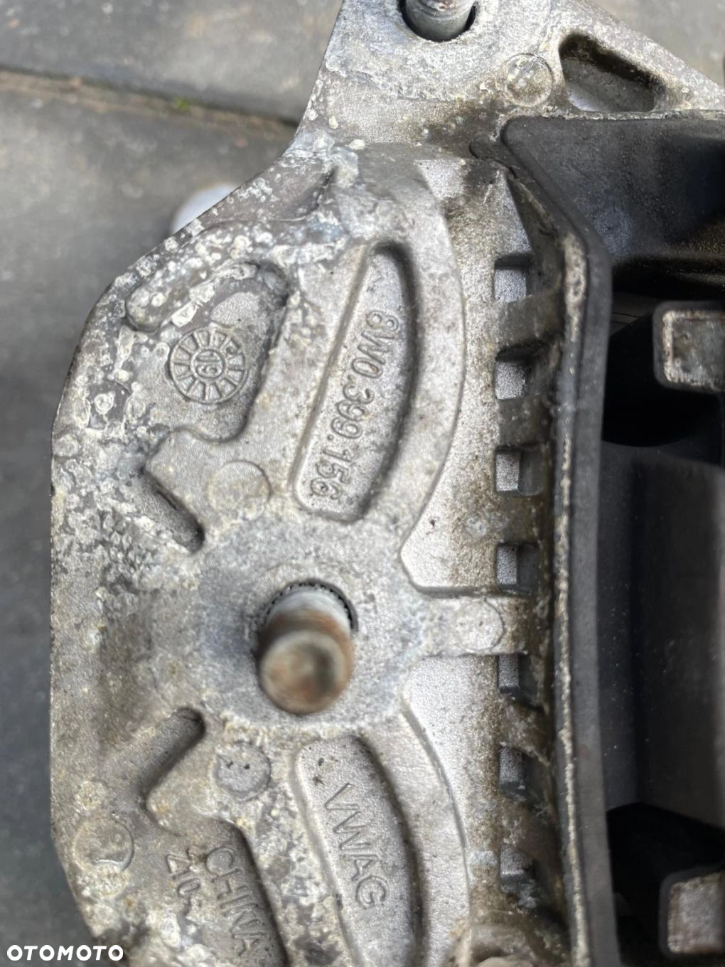 AUDI A4 B9 LIFT ŁAPA PODUSZKA SKRZYNI BIEGÓW 8W0399156 - 3