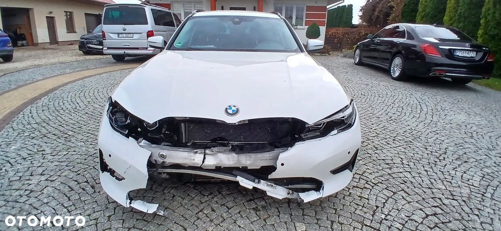 BMW Seria 3 320d Luxury Line - 4