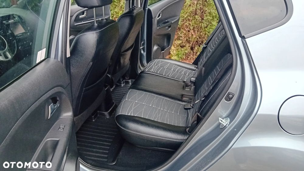 Kia Venga 1.6 Business Line - 23