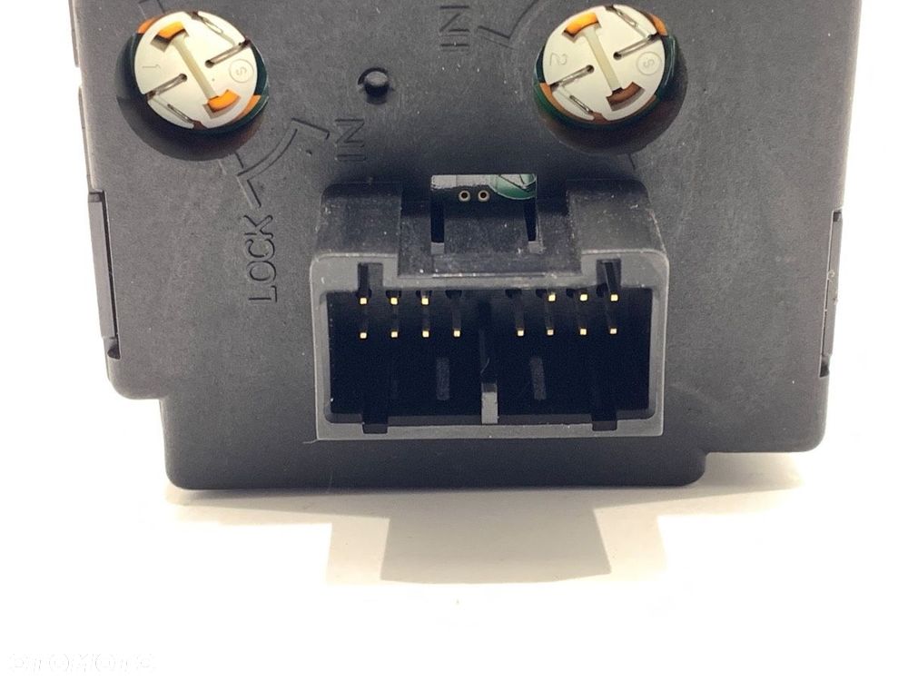 WŁĄCZNIK ŚWIATEŁ  VOLVO V50 (545) 2003 - 2012 2.0 D 100 kW [136 KM] olej napędowy 2004 - 2010 - 4