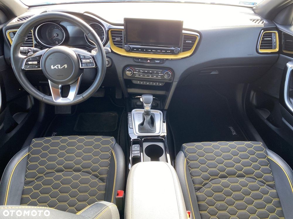 Kia XCeed - 13