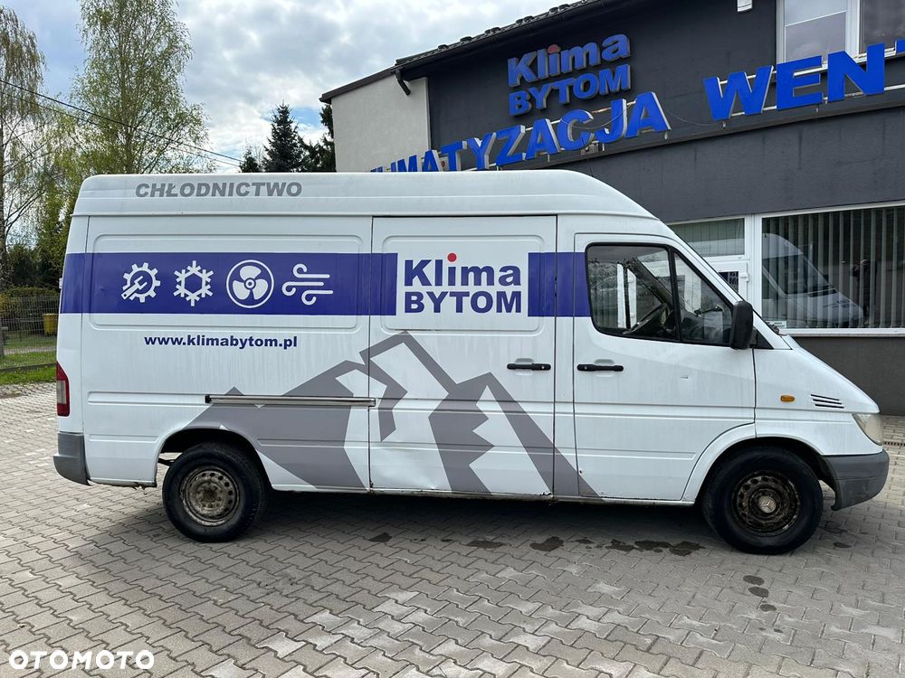 Mercedes-Benz Sprinter 208 - 1