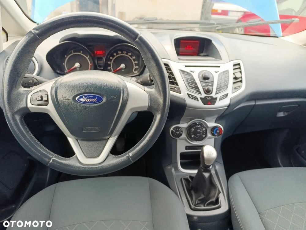 Ford Fiesta 1.25 Celebration - 3