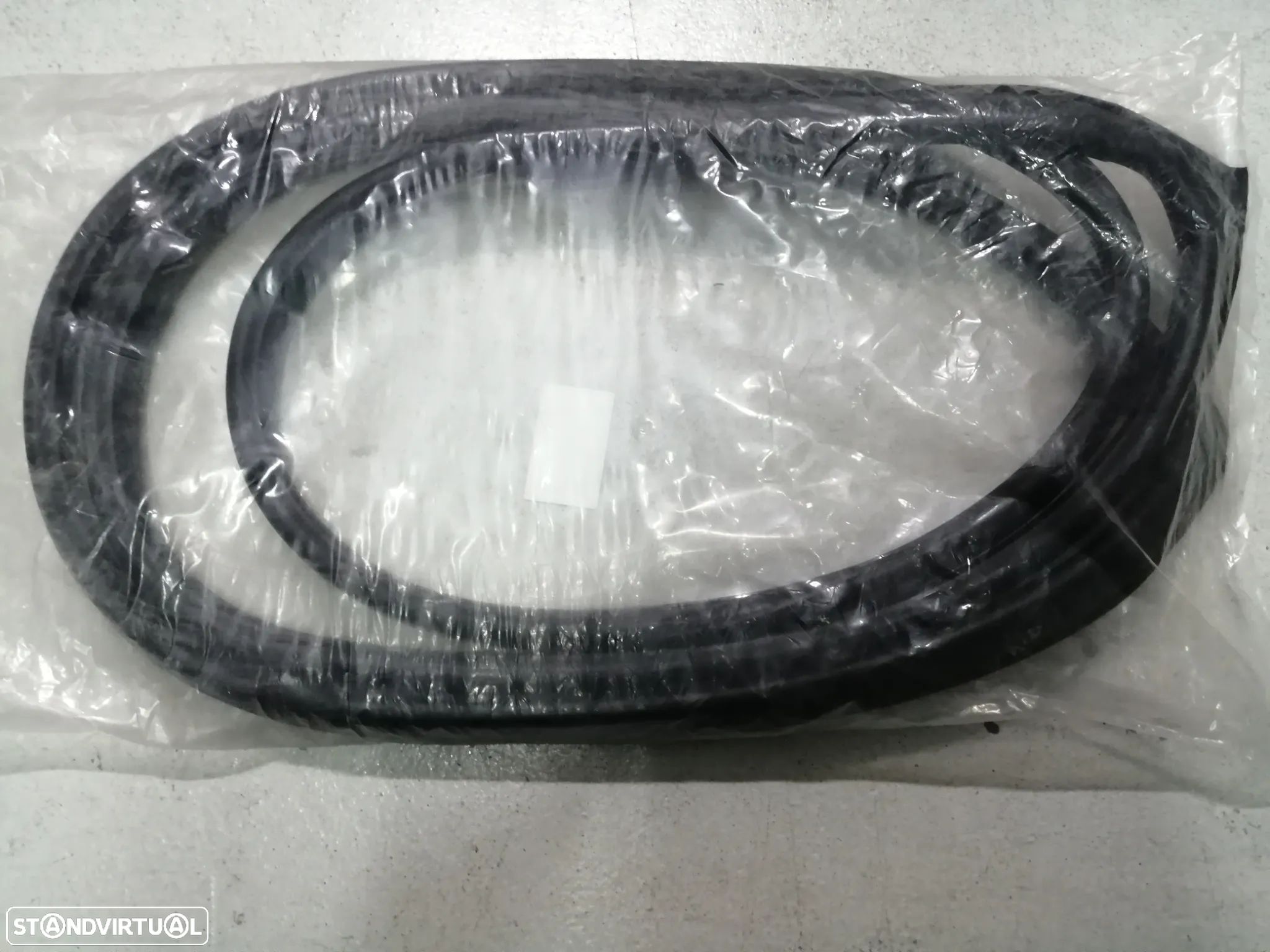 Borracha do Para Brisas - Mitsubishi Fuso / Canter FE444  MB394710 - 1